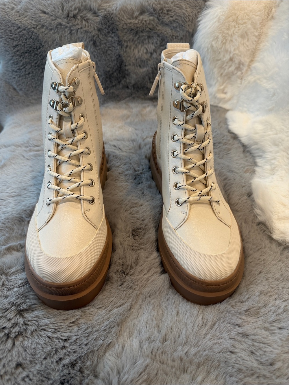 Circus by Sam Edelman Indy Ivory Waterproof Chunky Lug Sole Combat Boots Sz 7.5